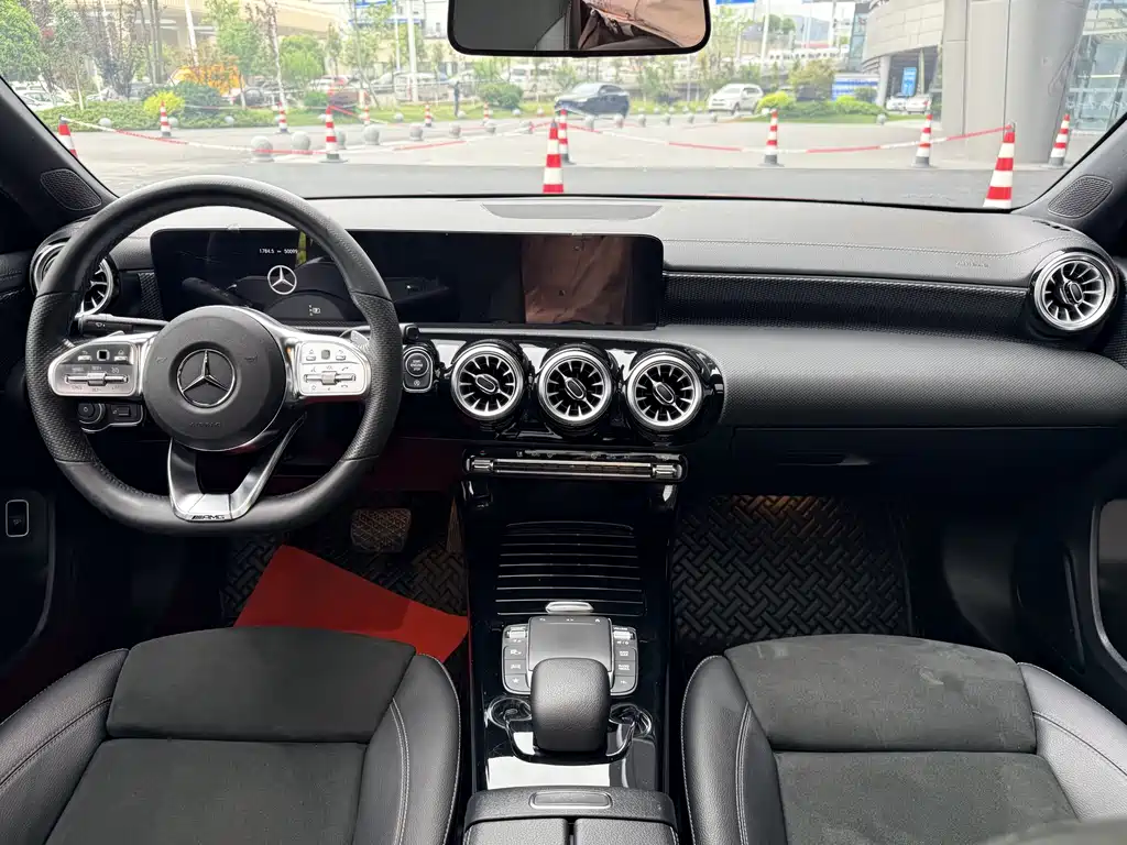 Mercedes-Benz A-Class — фото 11