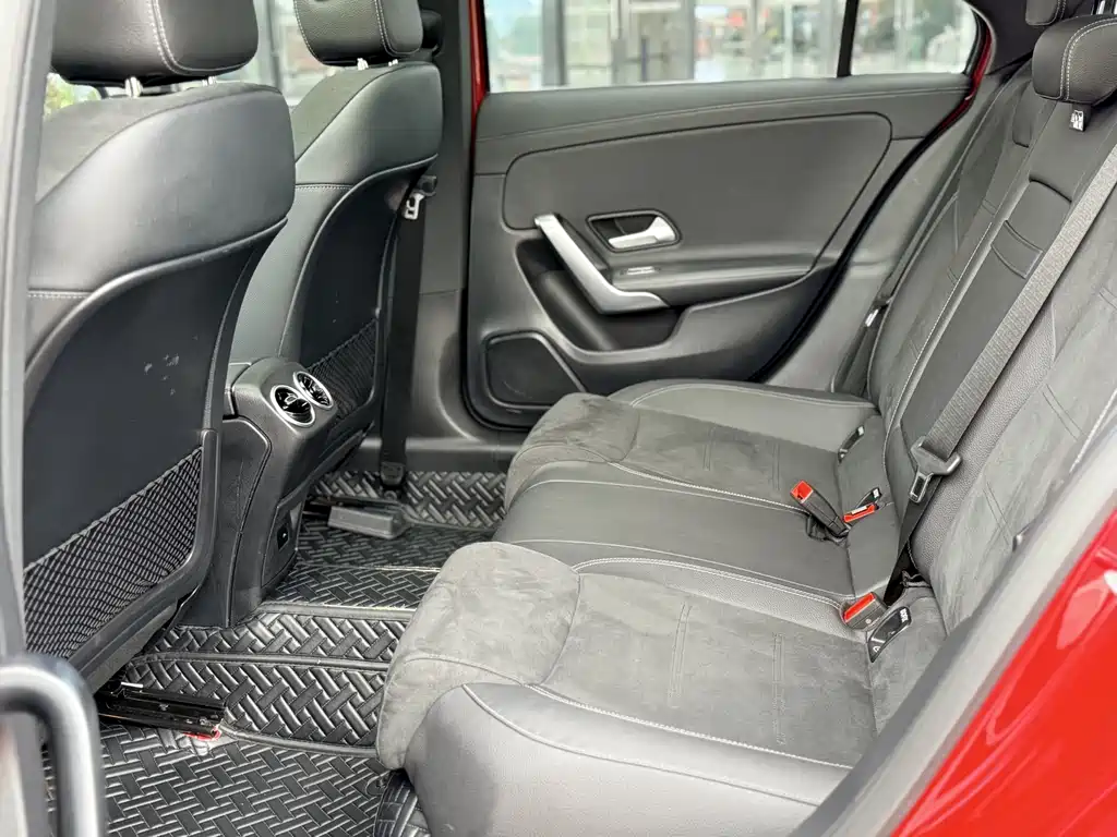 Mercedes-Benz A-Class — фото 15