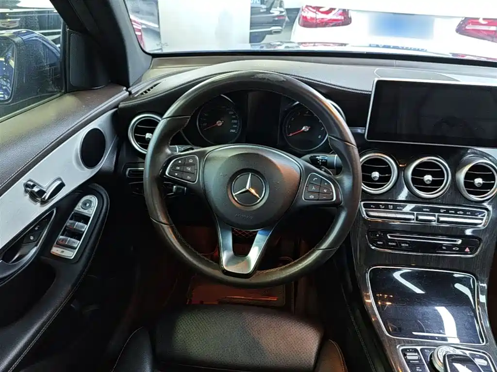 Mercedes-Benz GLC — фото 11