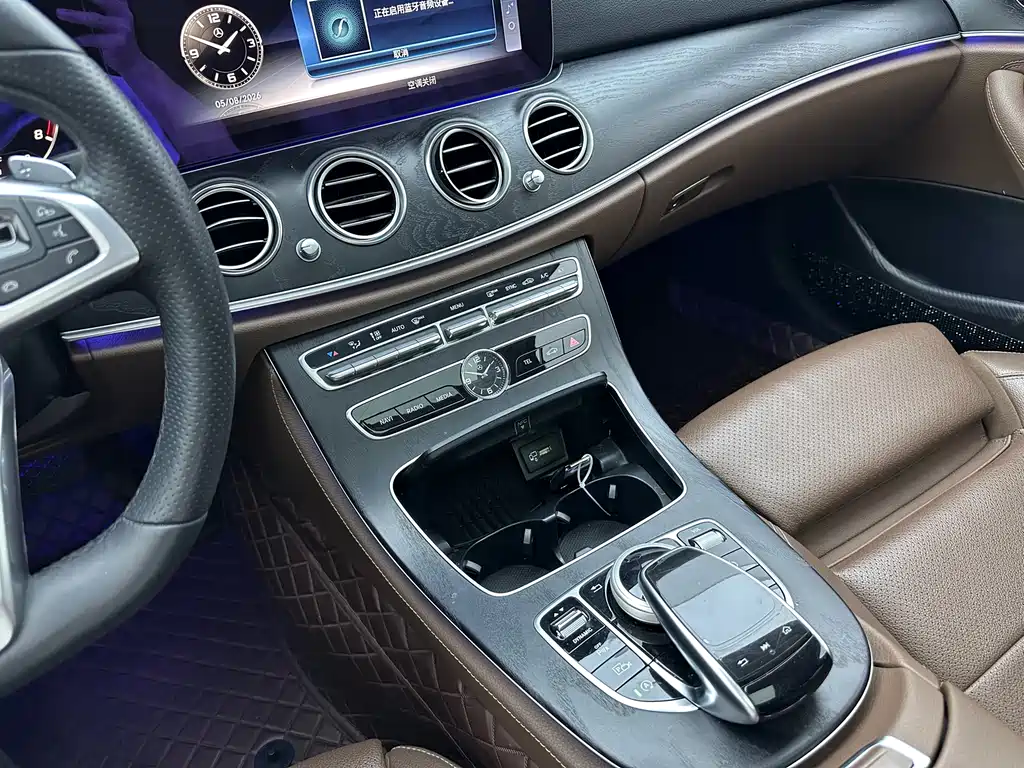 Mercedes-Benz E-Class — фото 14