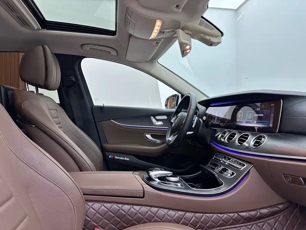 Mercedes-Benz E-Class — фото 15