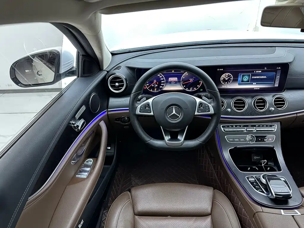 Mercedes-Benz E-Class — фото 17