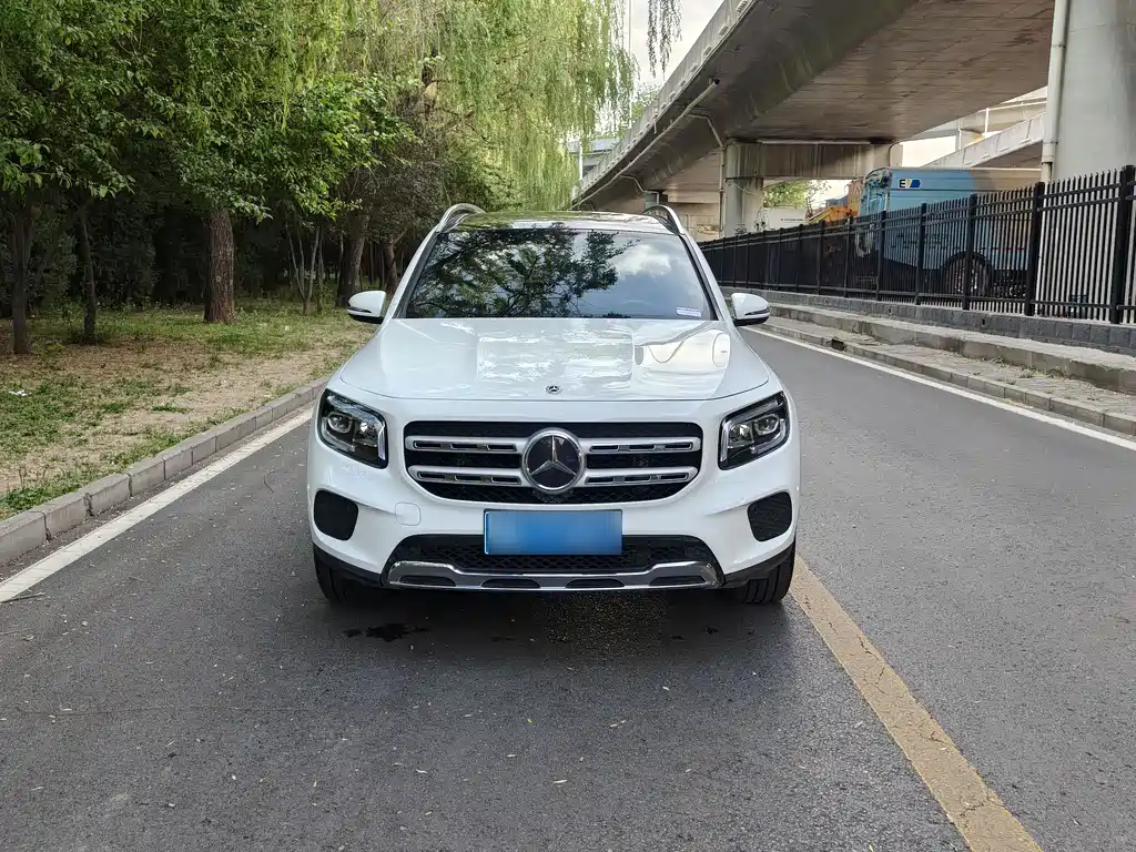Mercedes-Benz GLB — фото 2