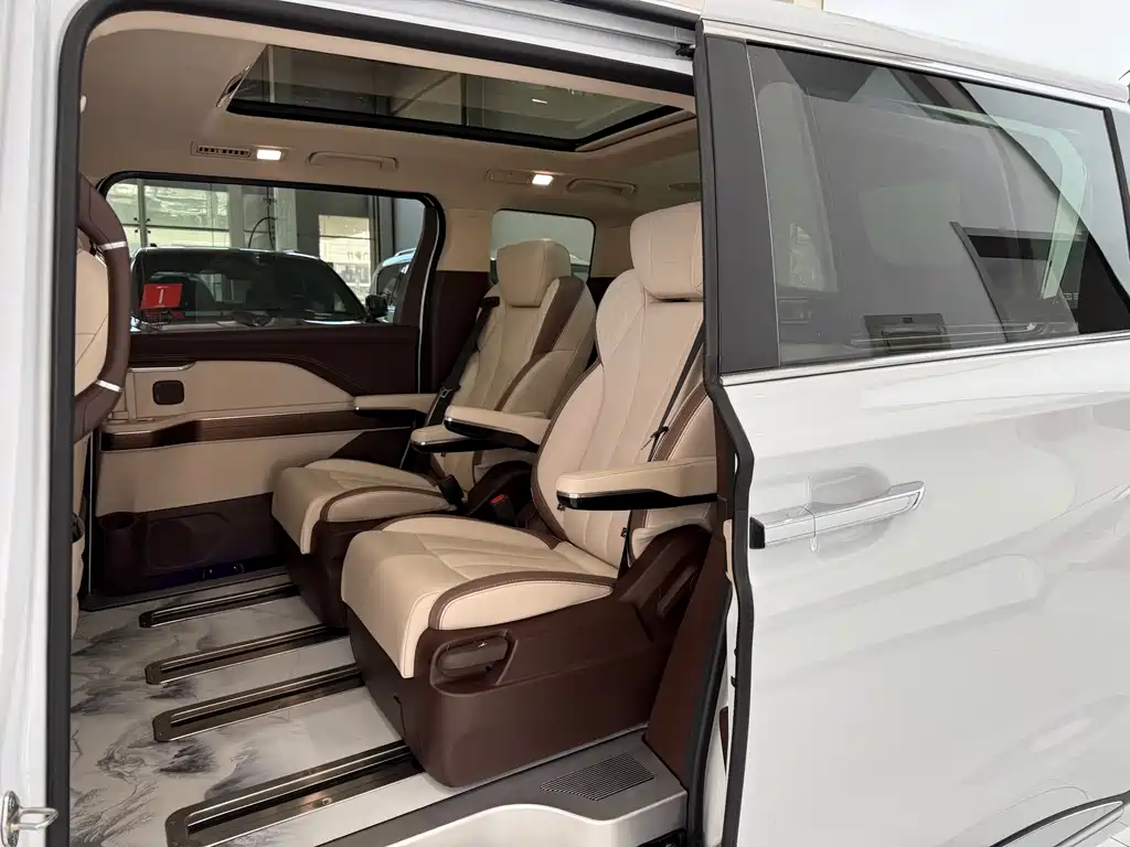 Bestune M9 — фото 7