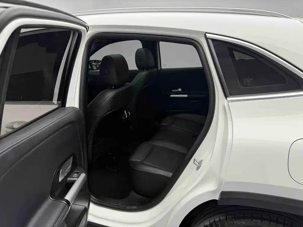 Mercedes-Benz GLA — фото 7