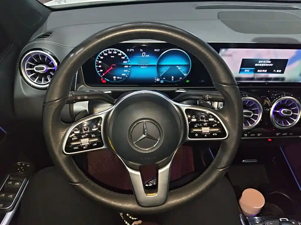 Mercedes-Benz GLB — фото 11