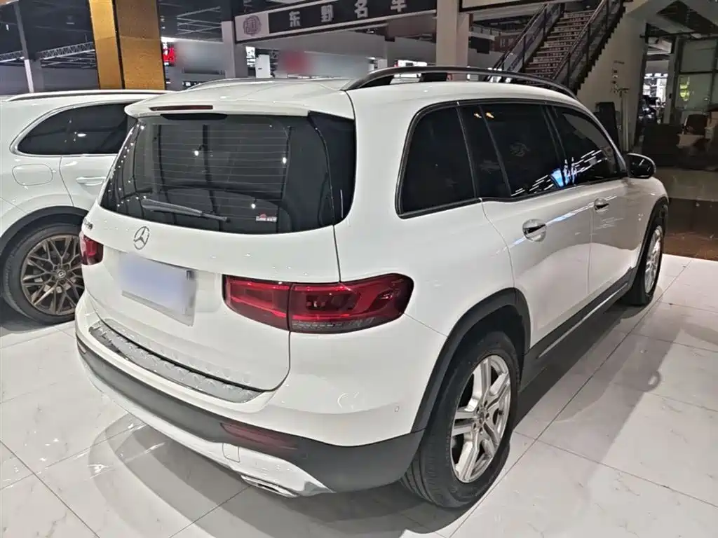 Mercedes-Benz GLB — фото 7