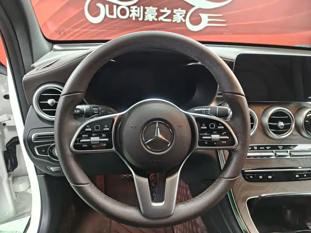 Mercedes-Benz GLC — фото 10
