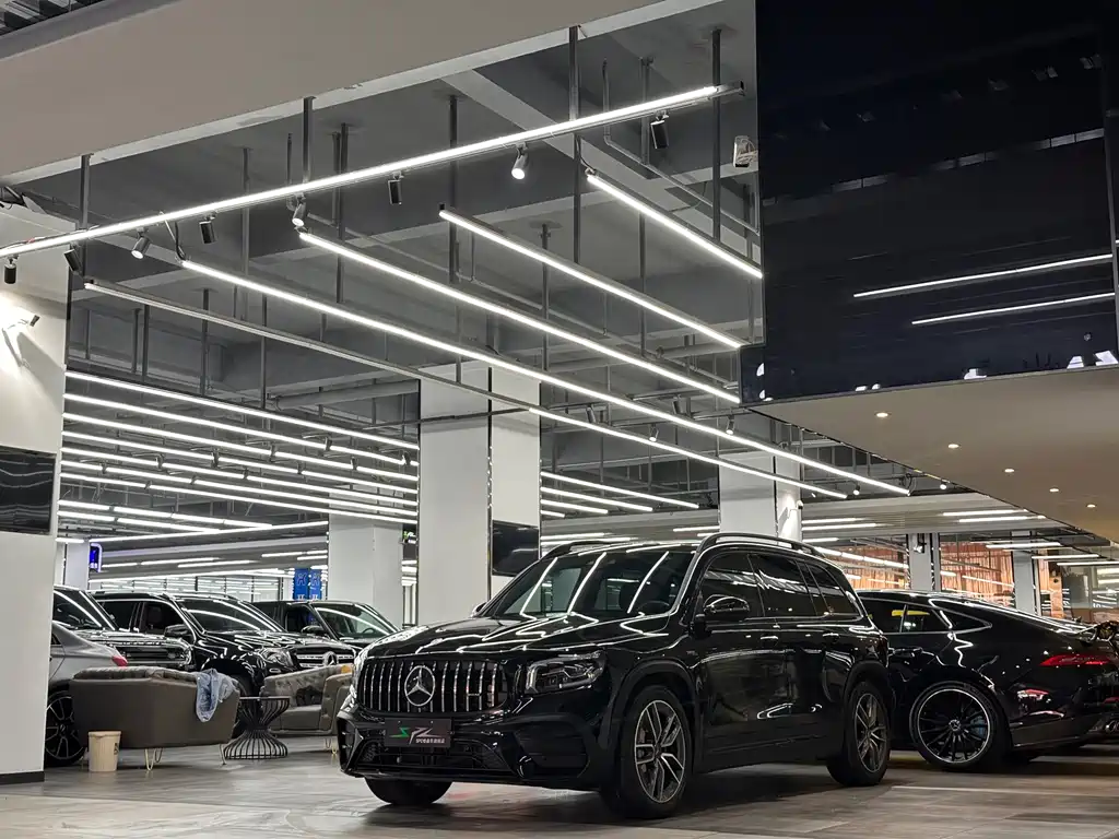 Mercedes-Benz GLB AMG — фото 3