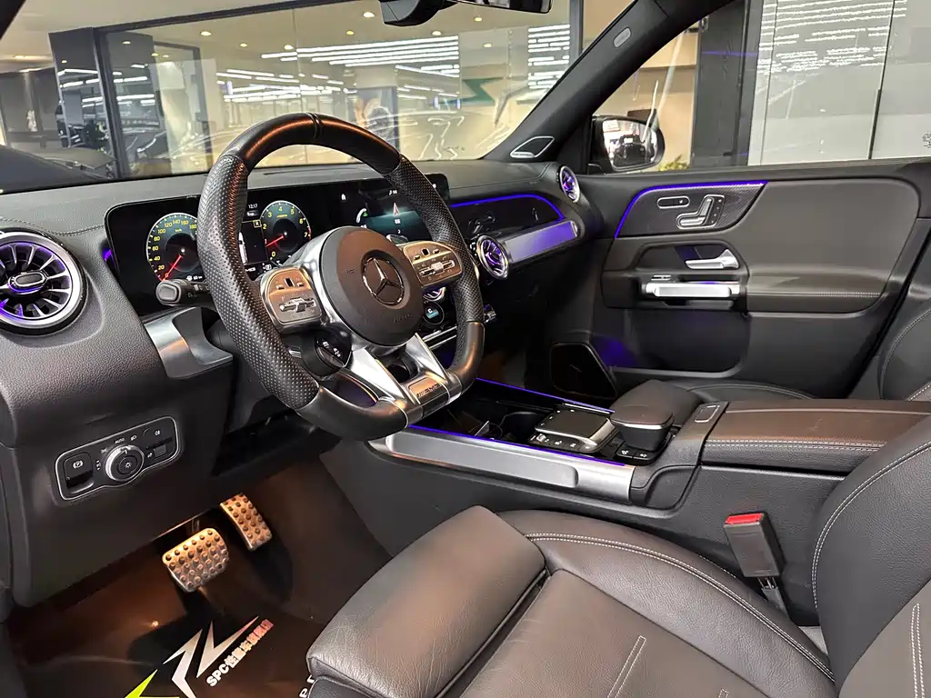 Mercedes-Benz GLB AMG — фото 5