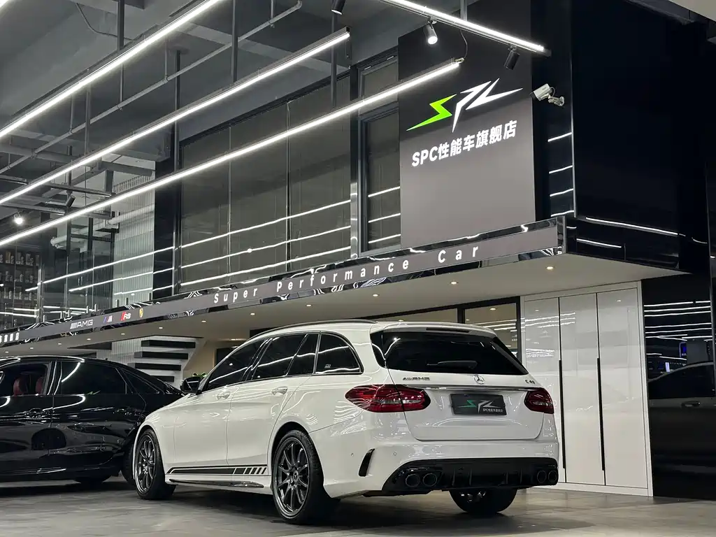Mercedes-Benz C-Class AMG — фото 16