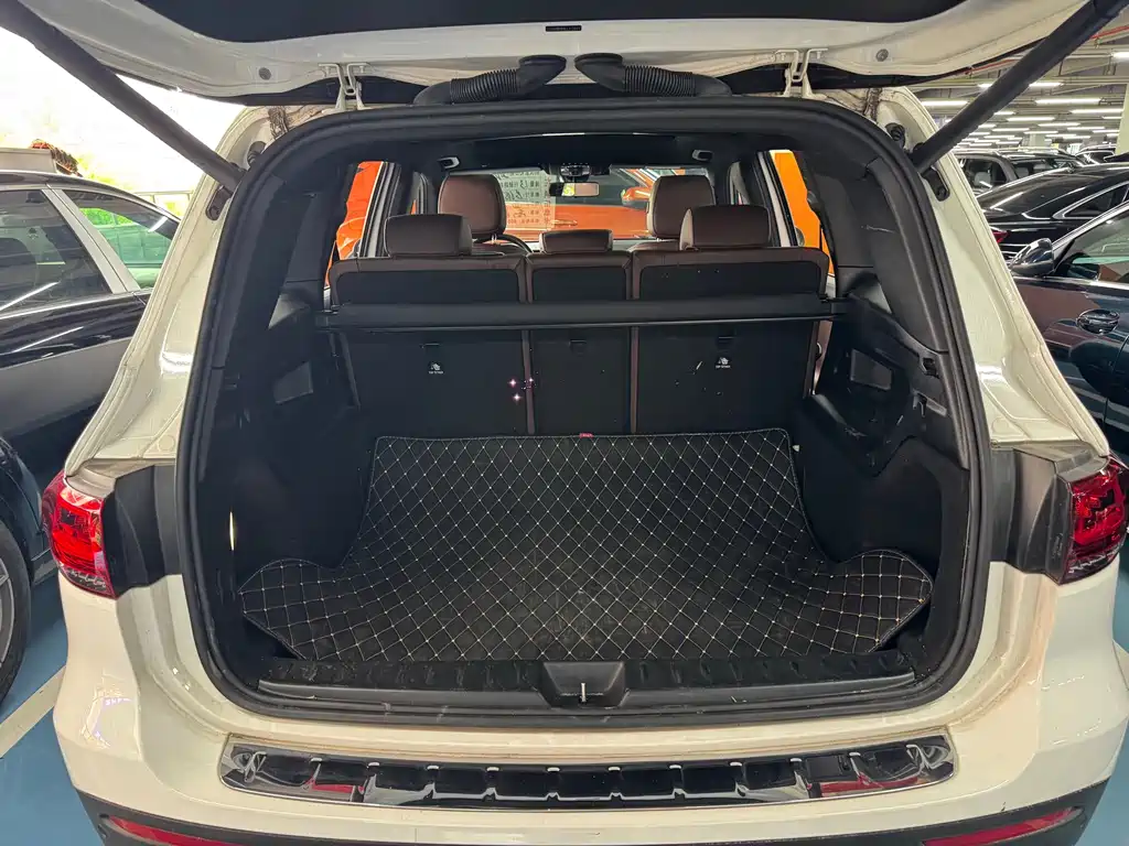Mercedes-Benz GLB — фото 7