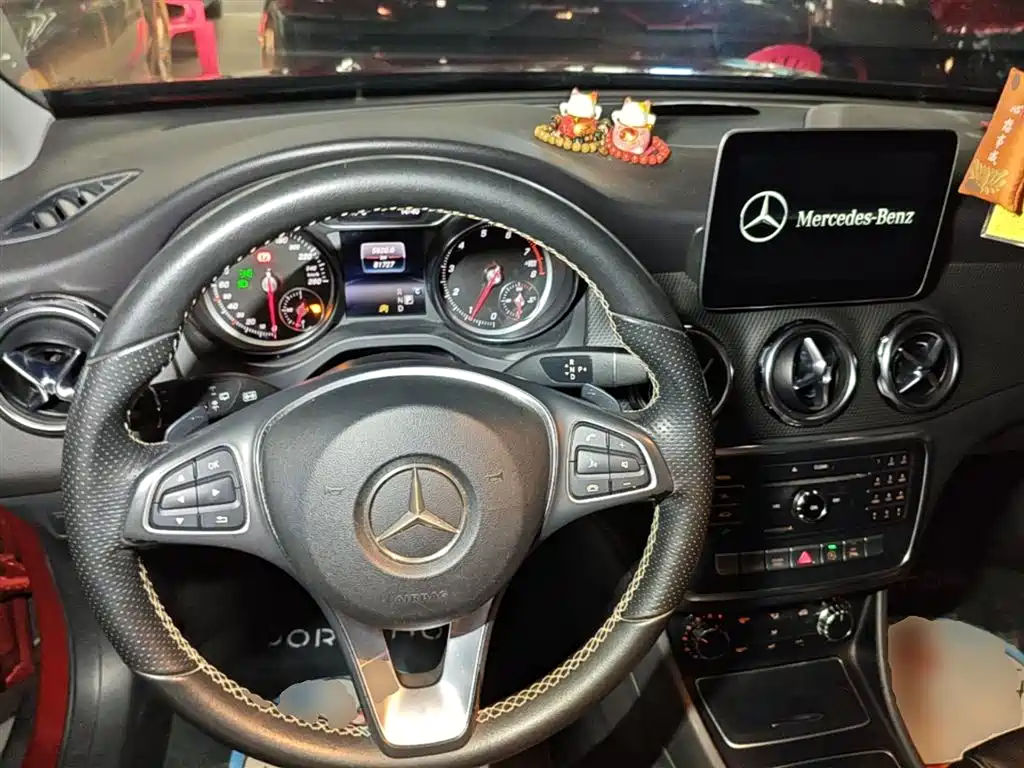 Mercedes-Benz GLA — фото 10