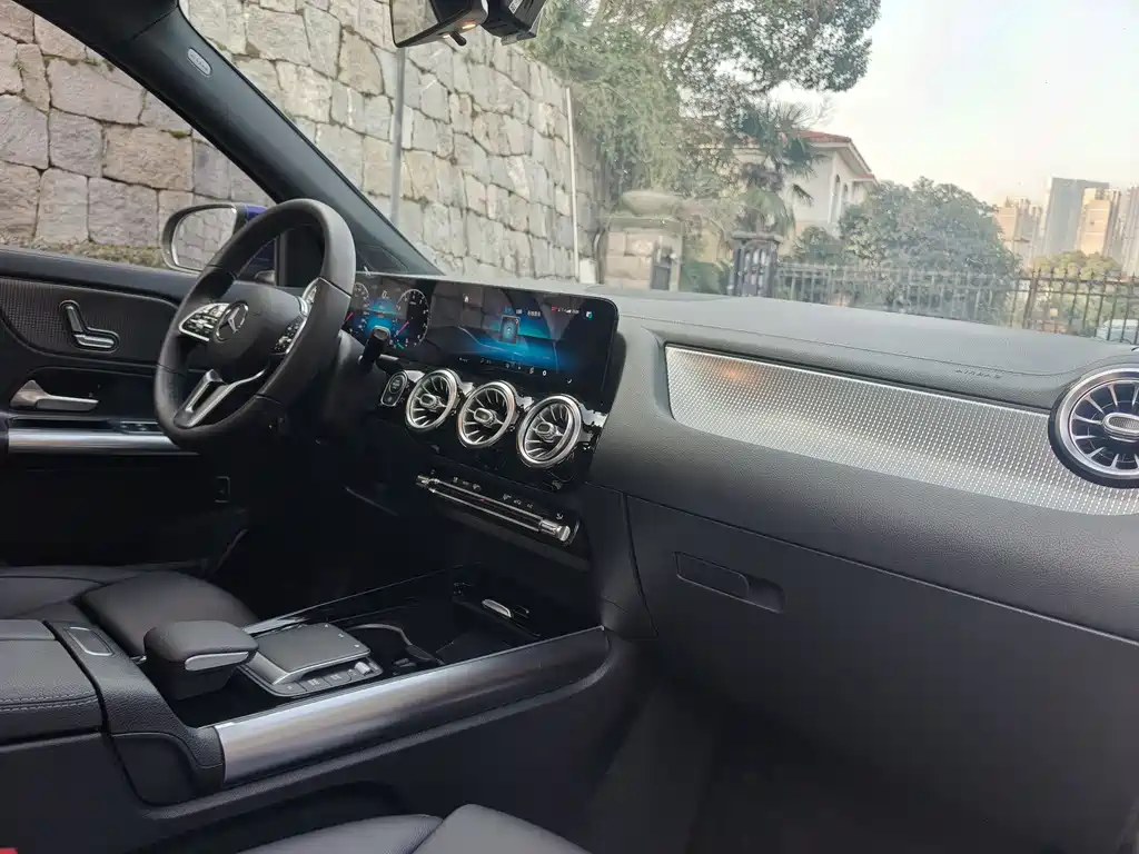 Mercedes-Benz GLA — фото 10