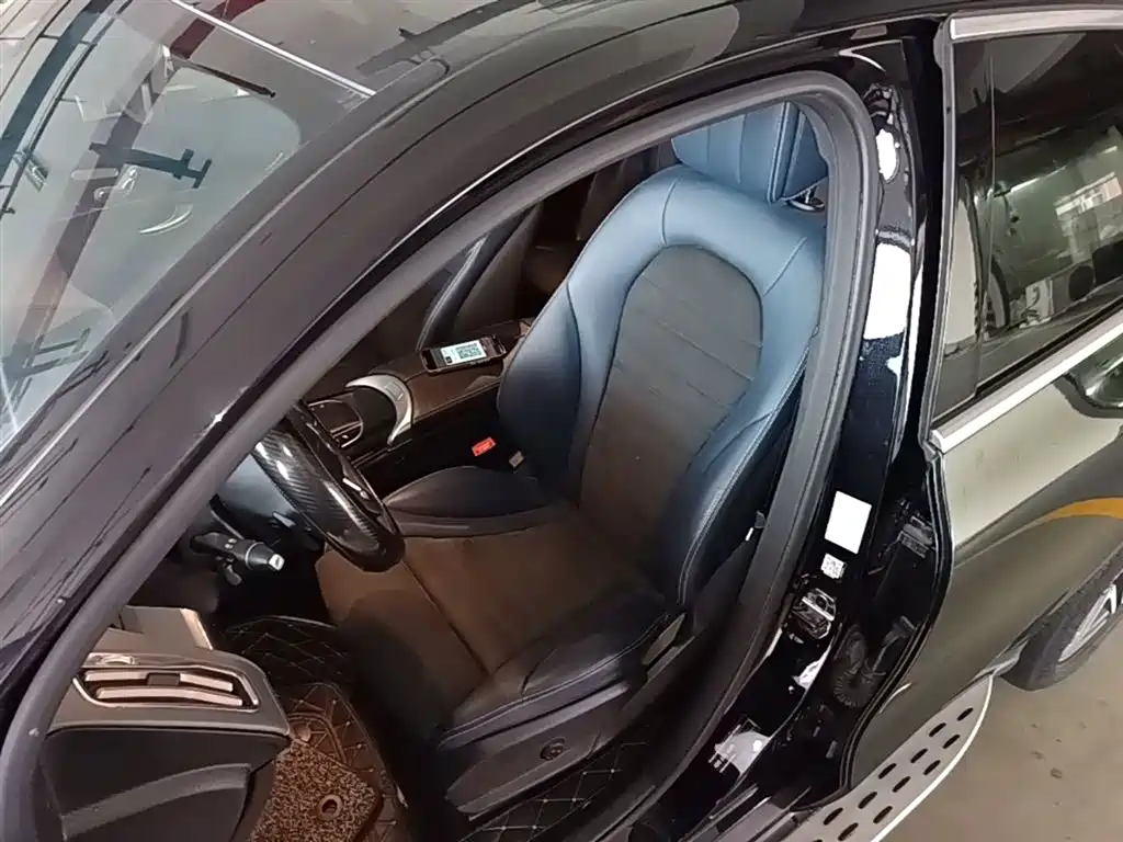 Mercedes-Benz EQC — фото 15
