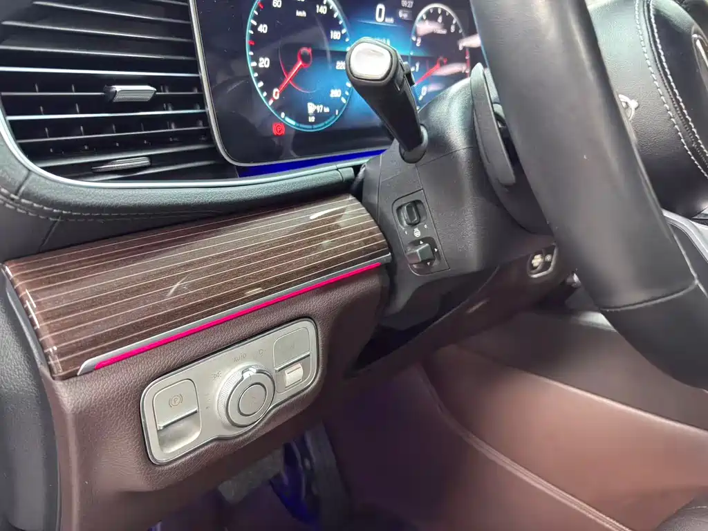 Mercedes-Benz GLS — фото 10
