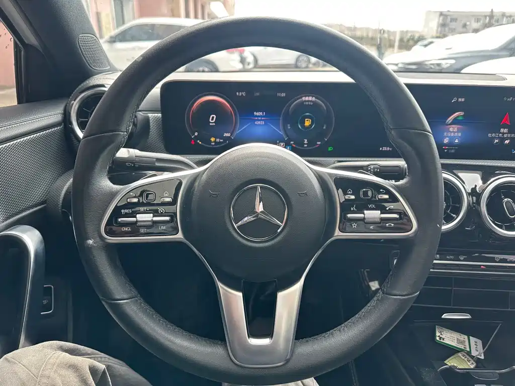 Mercedes-Benz A-Class — фото 11