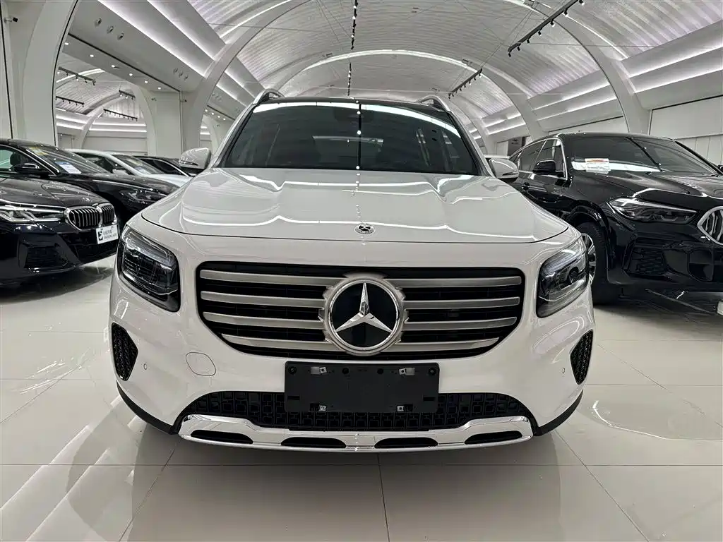 Mercedes-Benz GLB — фото 2