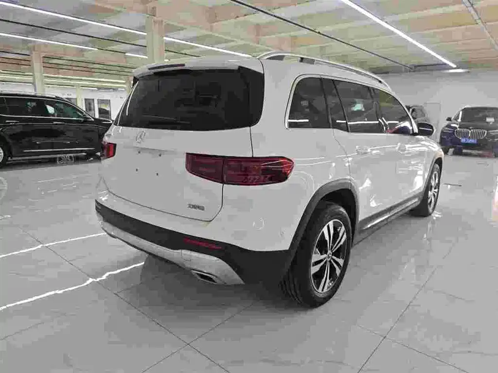 Mercedes-Benz GLB — фото 4