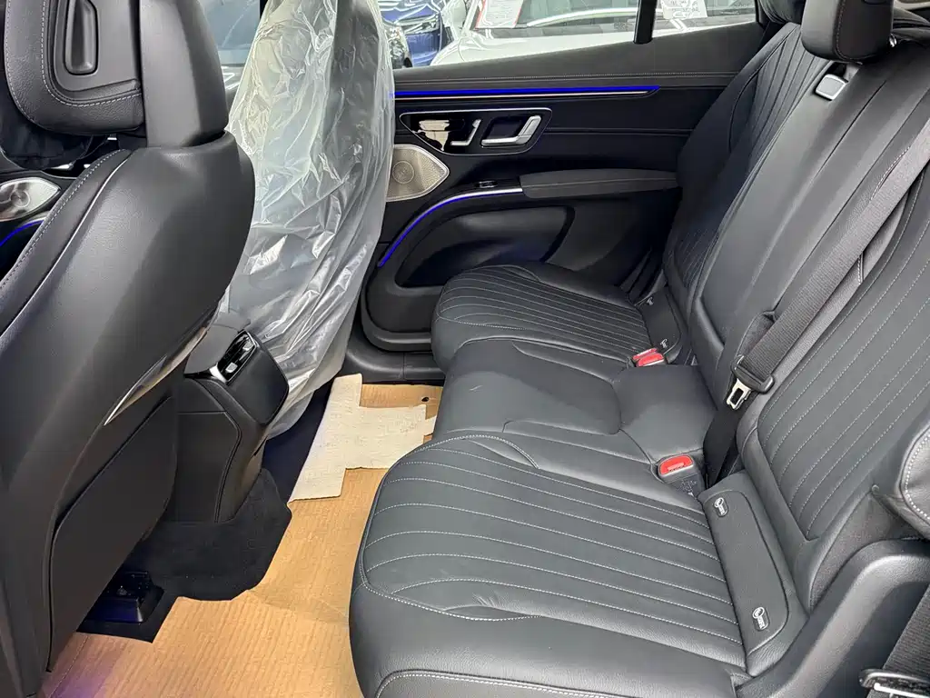 Mercedes-Benz EQS SUV — фото 6