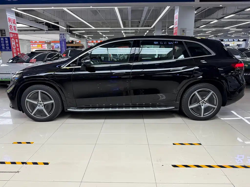 Mercedes-Benz EQS SUV — фото 9