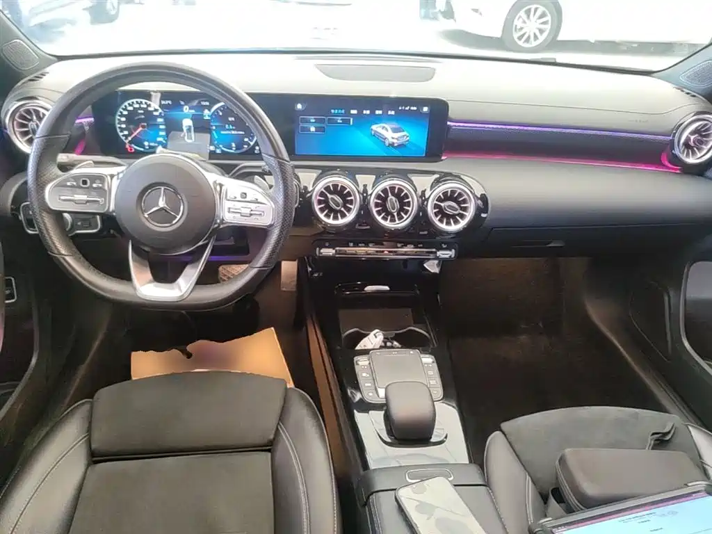 Mercedes-Benz A-Class — фото 10