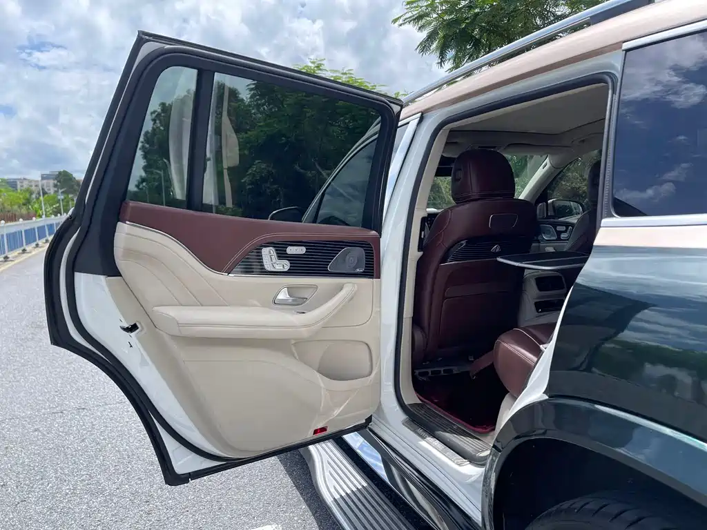 Mercedes-Benz GLS — фото 30