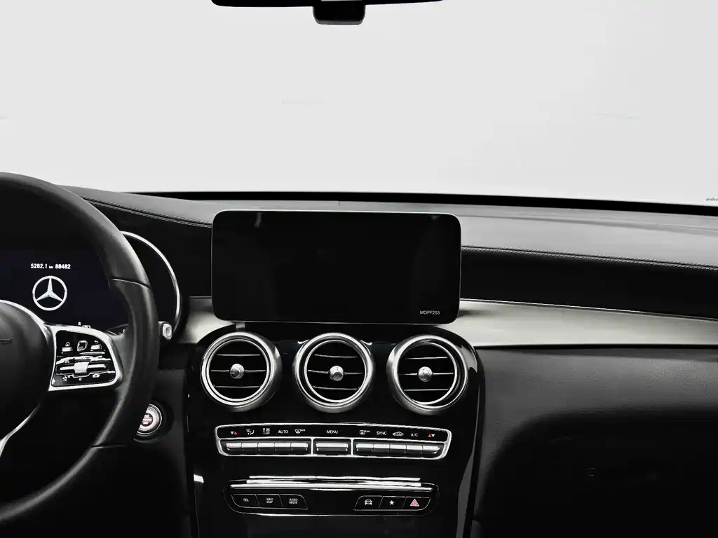Mercedes-Benz GLC — фото 29