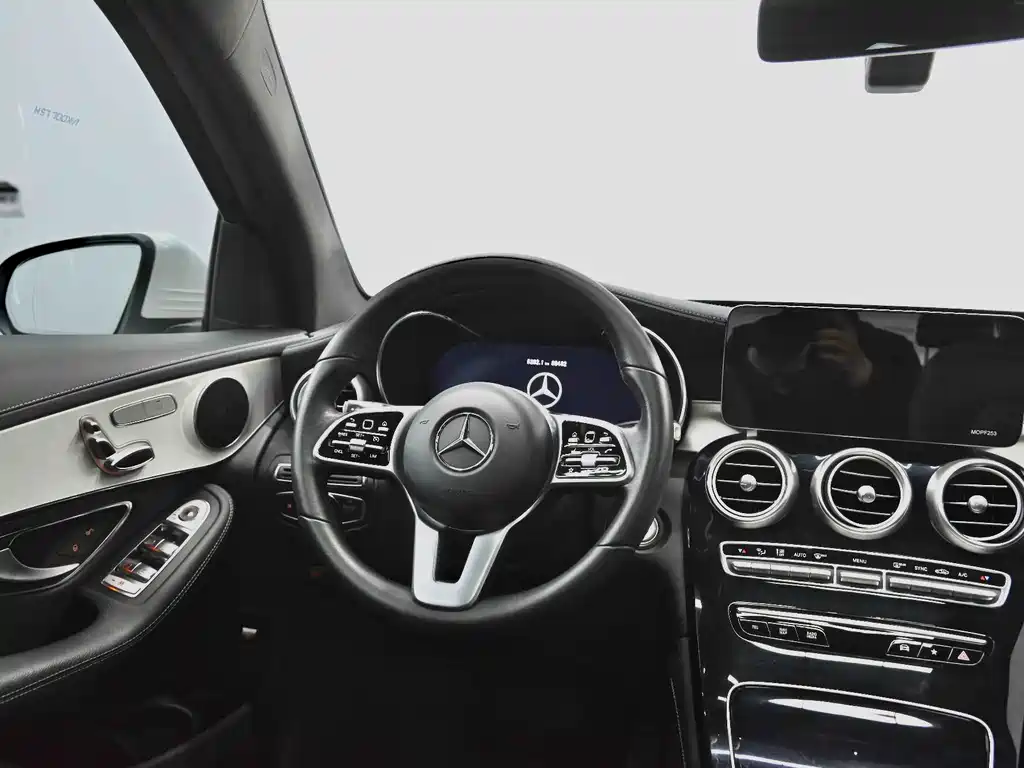 Mercedes-Benz GLC — фото 30