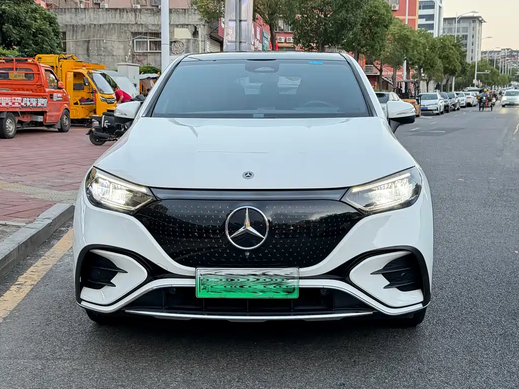 Mercedes-Benz EQE SUV — фото 2