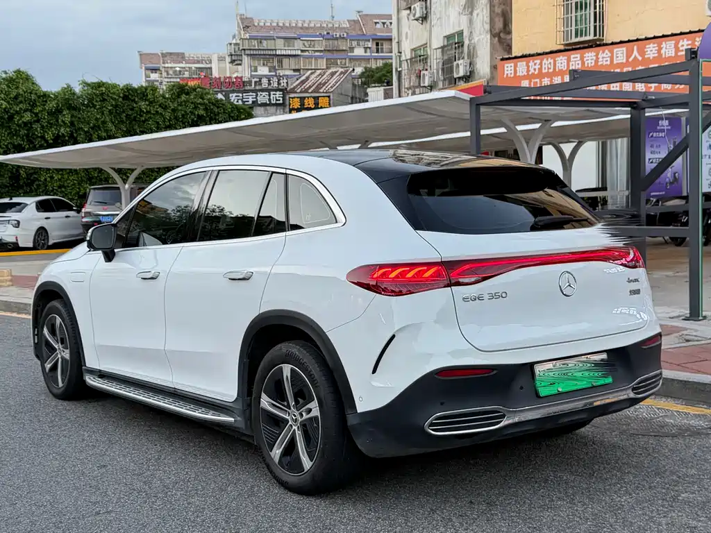 Mercedes-Benz EQE SUV — фото 11