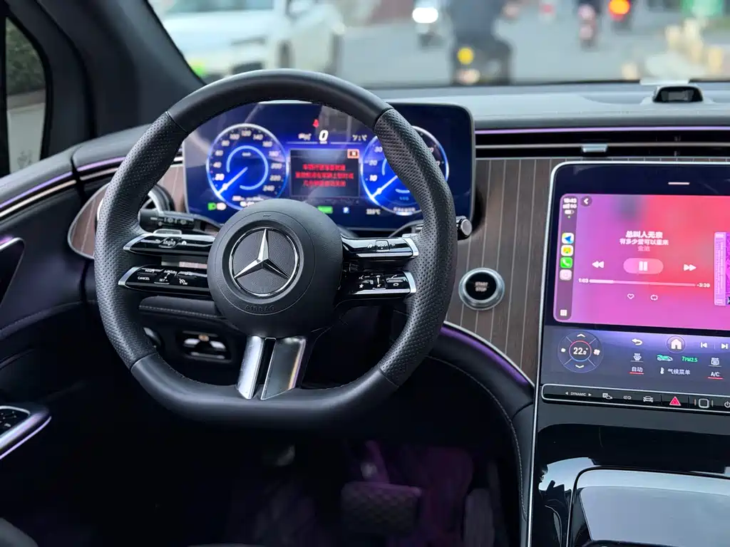 Mercedes-Benz EQE SUV — фото 4