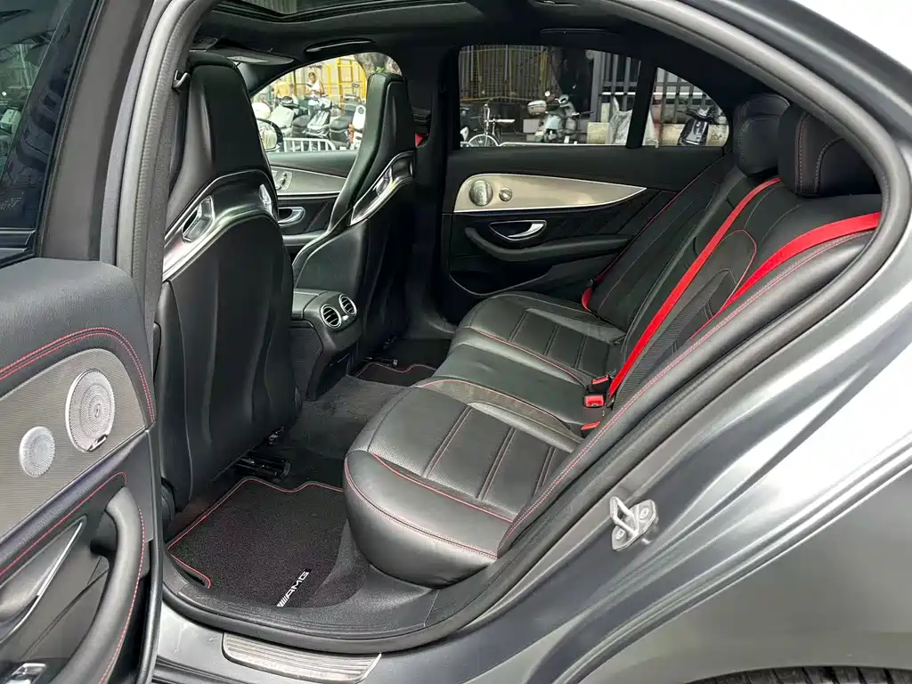 Mercedes-Benz E-Class AMG — фото 11