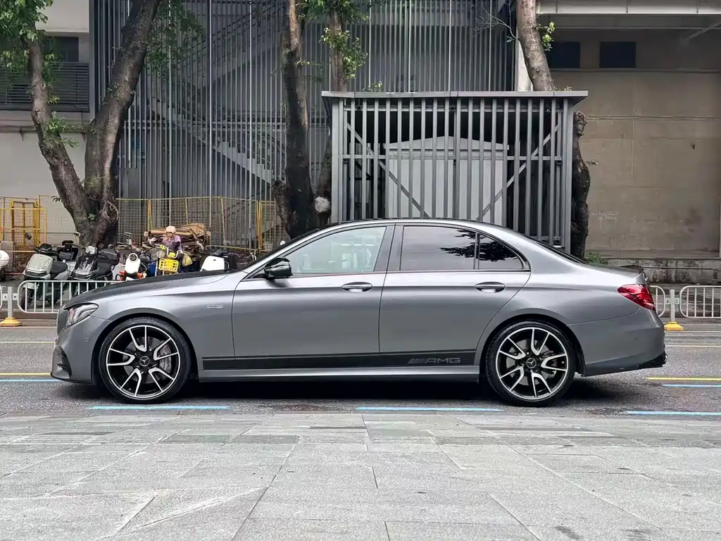 Mercedes-Benz E-Class AMG — фото 3