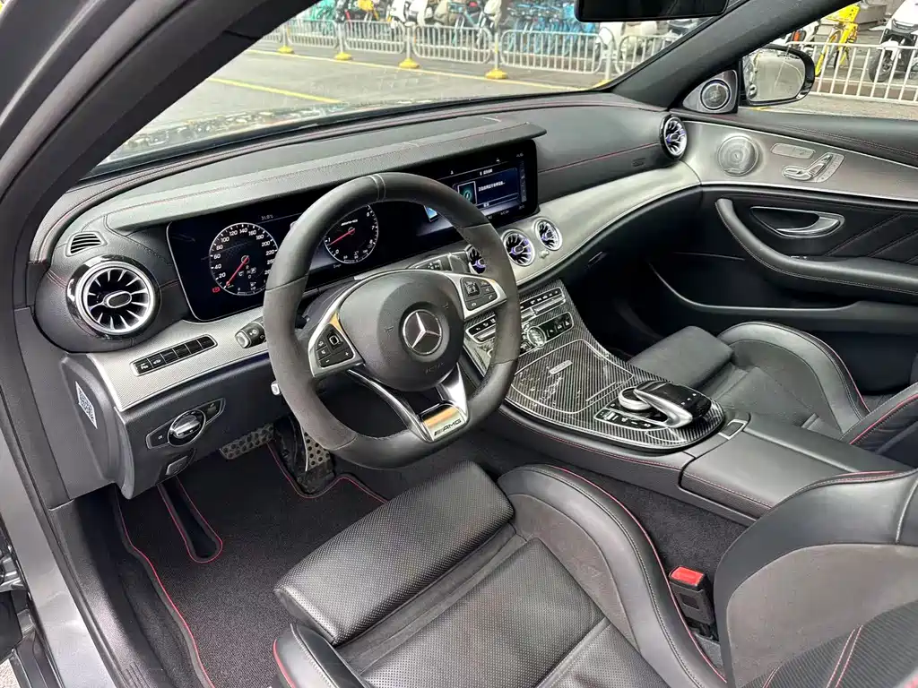 Mercedes-Benz E-Class AMG — фото 5