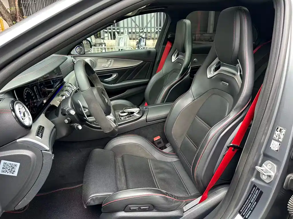Mercedes-Benz E-Class AMG — фото 10