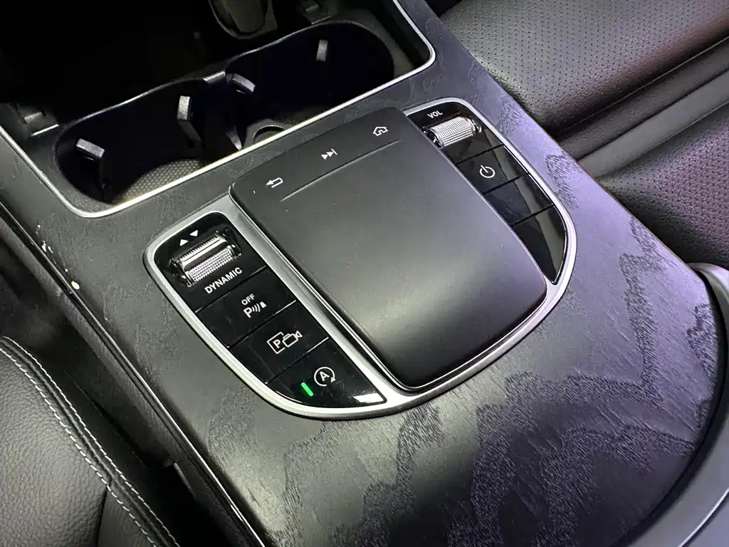 Mercedes-Benz C-Class — фото 10