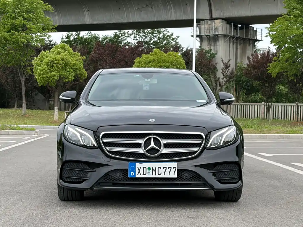 Mercedes-Benz E-Class — фото 3