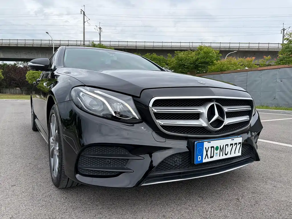 Mercedes-Benz E-Class — фото 5