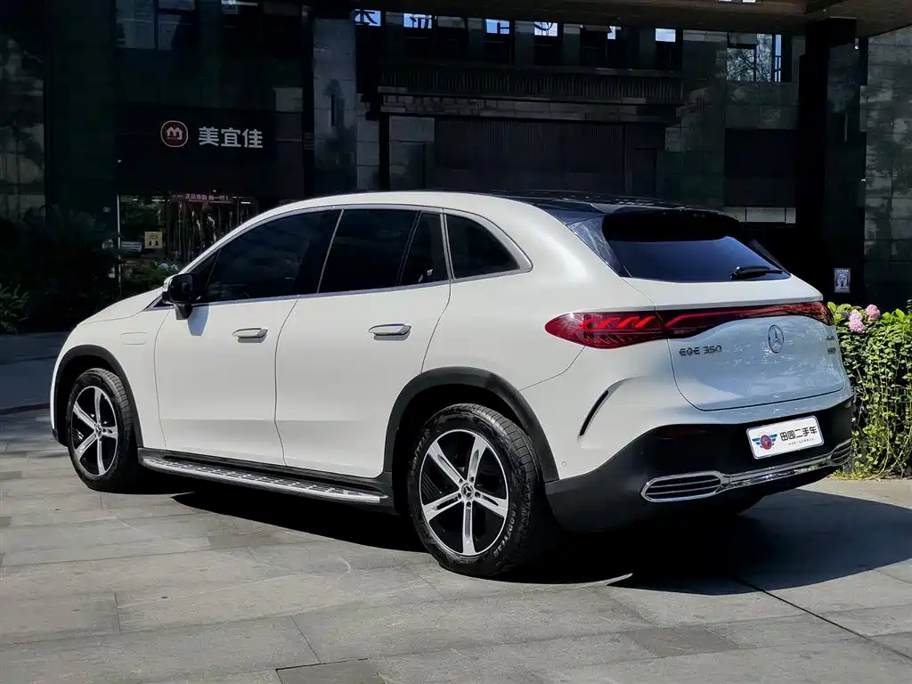 Mercedes-Benz EQE SUV — фото 4