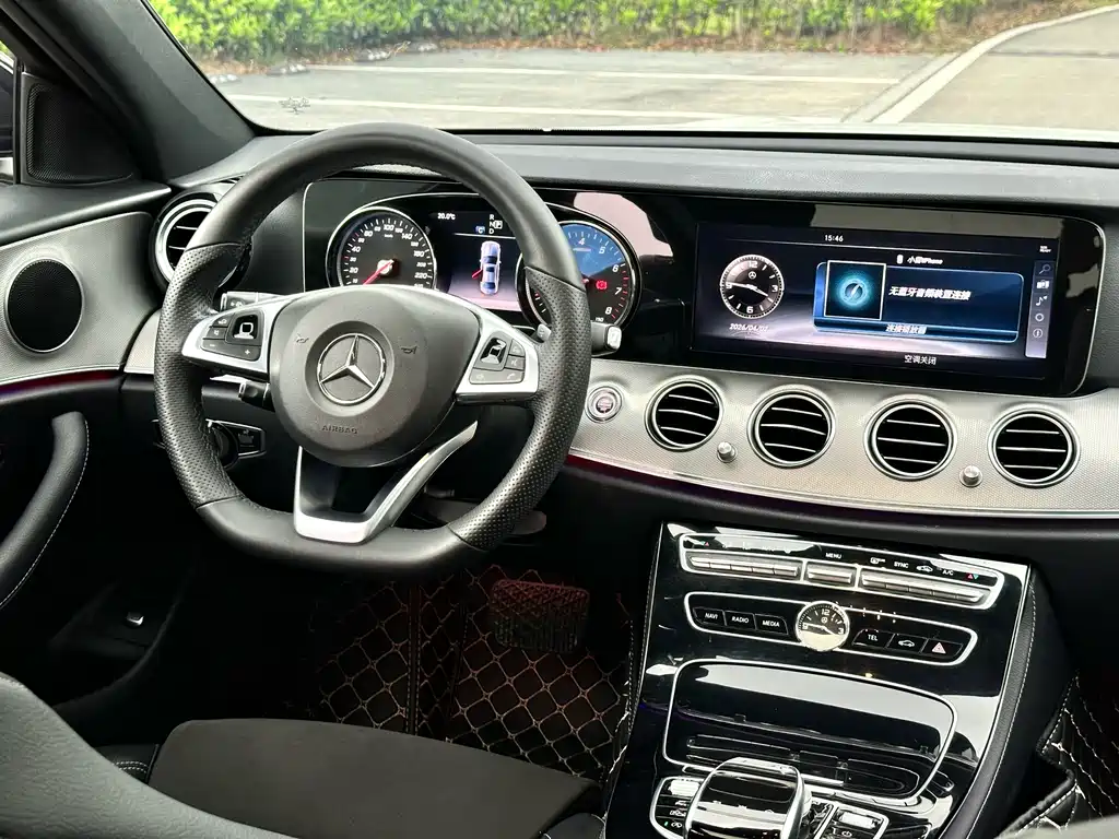 Mercedes-Benz E-Class — фото 15