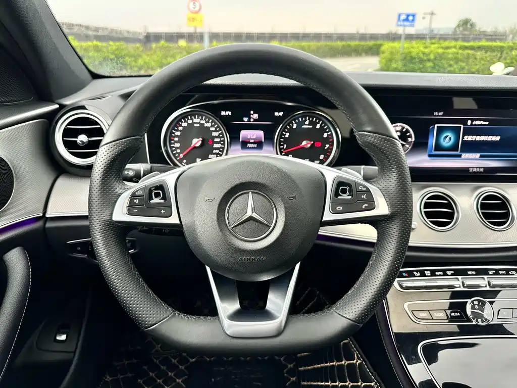 Mercedes-Benz E-Class — фото 18