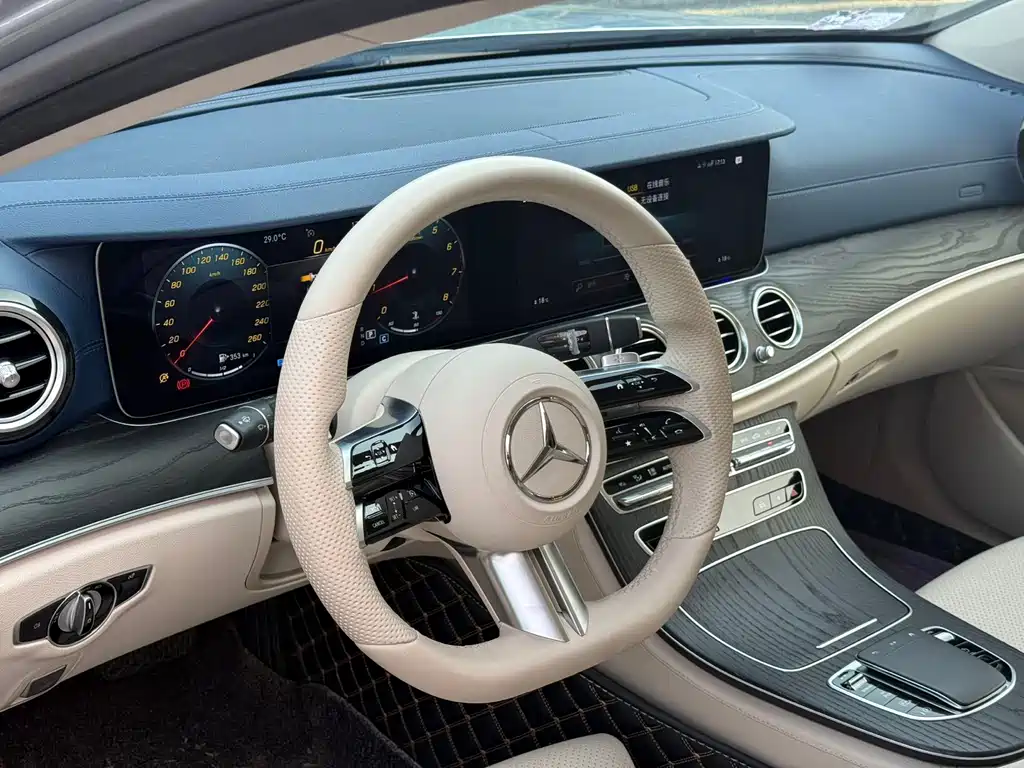 Mercedes-Benz E-Class — фото 10