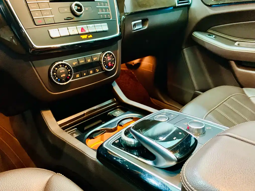 Mercedes-Benz GLS — фото 11