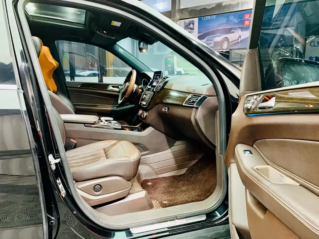 Mercedes-Benz GLS — фото 17