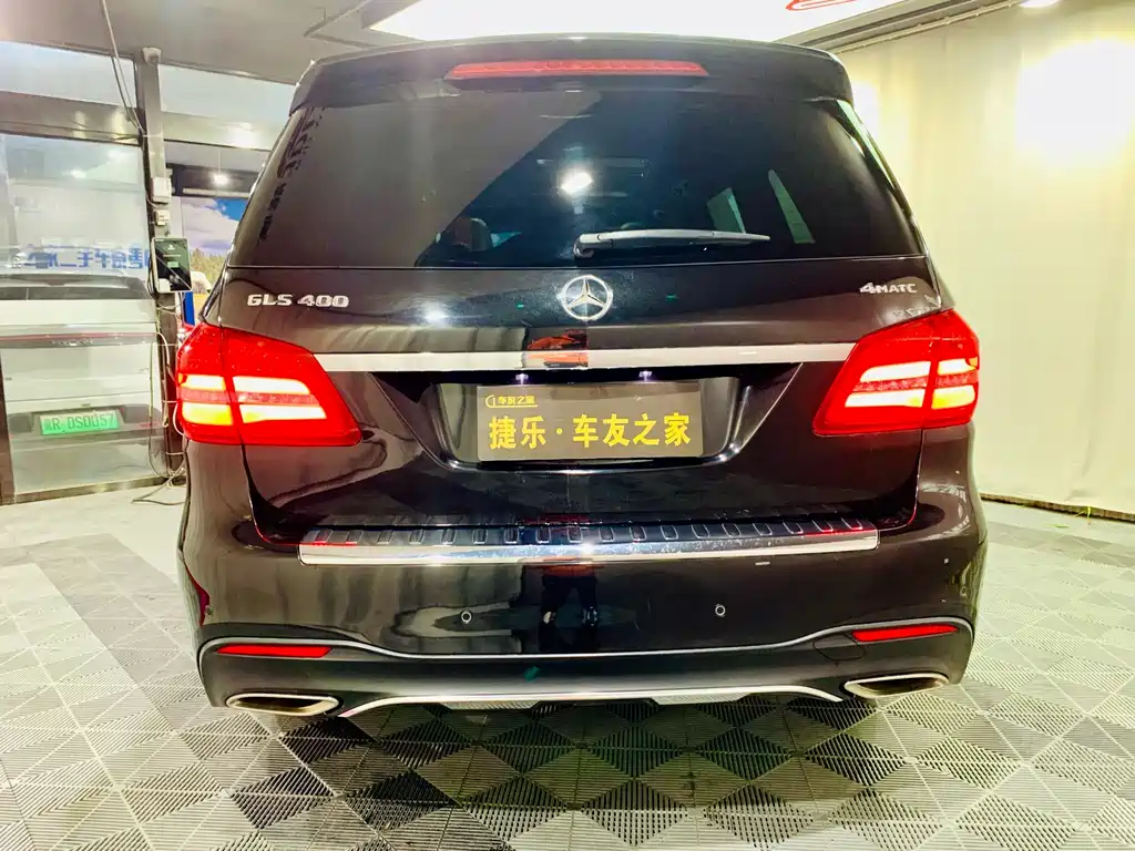 Mercedes-Benz GLS — фото 6
