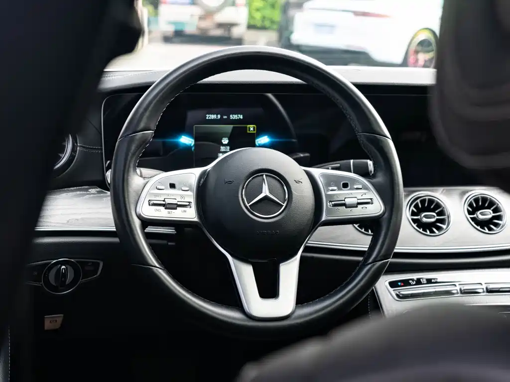 Mercedes-Benz CLS — фото 4