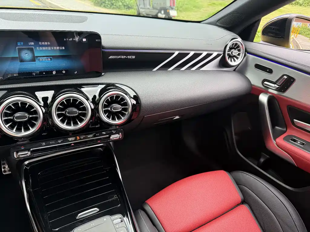 Mercedes-Benz CLA AMG — фото 8