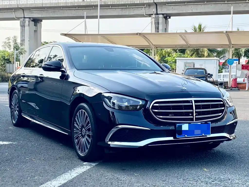 Mercedes-Benz E-Class — фото 3