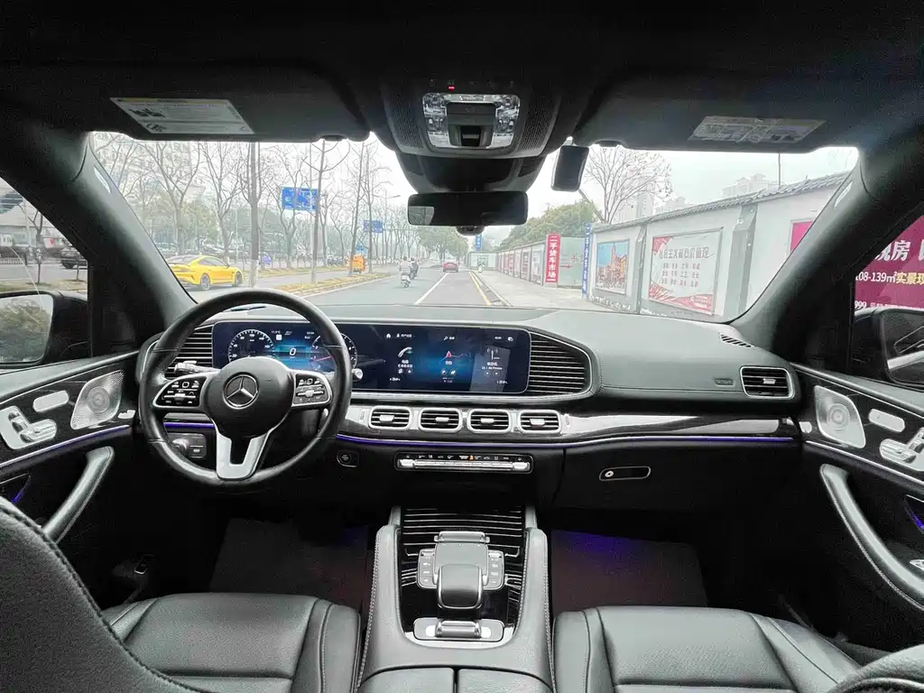Mercedes-Benz GLS — фото 10